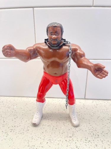 WWF LIN JUNK YARD DOG WITH COLLAR & CHAIN 1984...