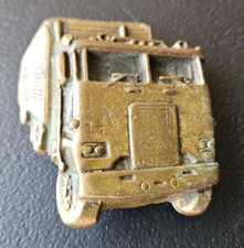 SEMI TRUCK / 18 WHEELER / TRACTOR TRAILER, BRASS BELT BUCKLE. VINTAGE 3D IMAGE