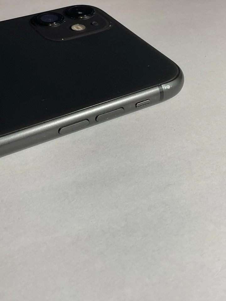 Apple iPhone 11 64GB Nero Perfettamente Funzionante Batteria 74% Originale - Immagine 3 di 4