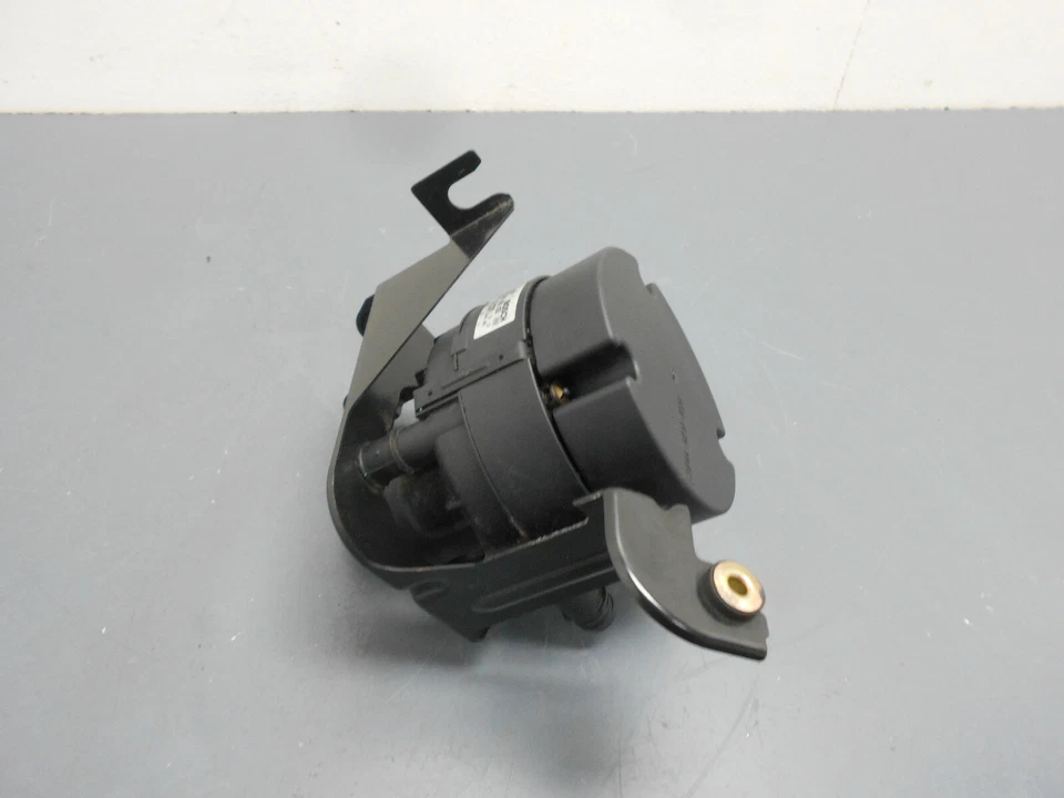 Bomba de aire secundaria Porsche 911 Carrera 2003 03 A.I.R. #0569 Y2 Foto 2 de 4