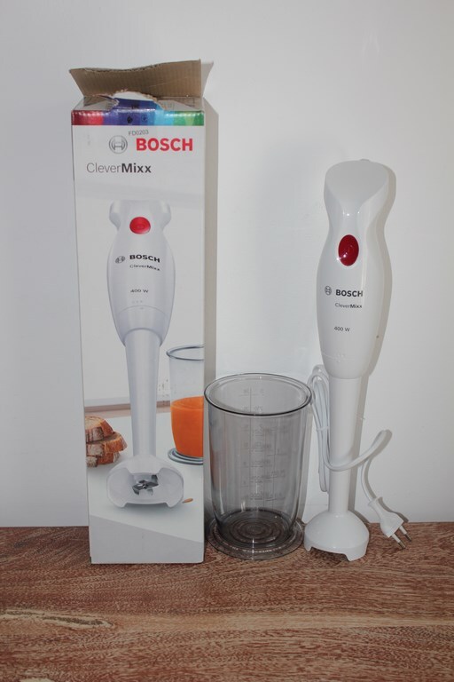 Mixeur plongeant Bosch MSM14100 pour préparer les repas faits maison de bébé