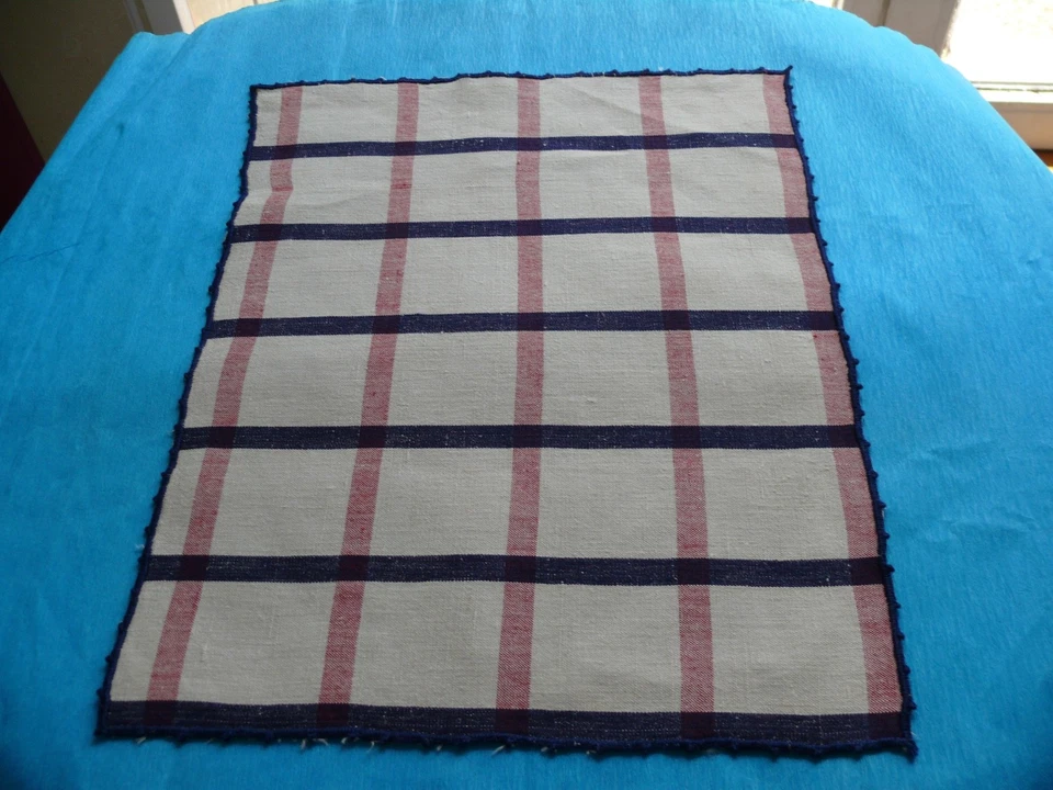 Ancien napperon en lin avec liteaux rouge et bleu  34,50 x 27cm linge de table - Photo 2/4
