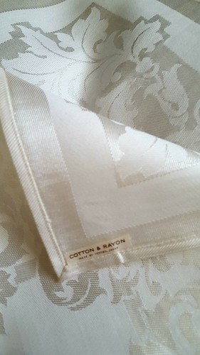 VTG. NIB MID-CENTURY IMPORTED DAMASK 64 X 84 TABLECLOTH/ 8 NAPKINS~MADE IN JAPAN - Picture 7 of 8