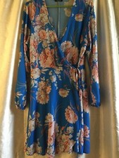 BooHoo women’s blue floral wrap dress size 14