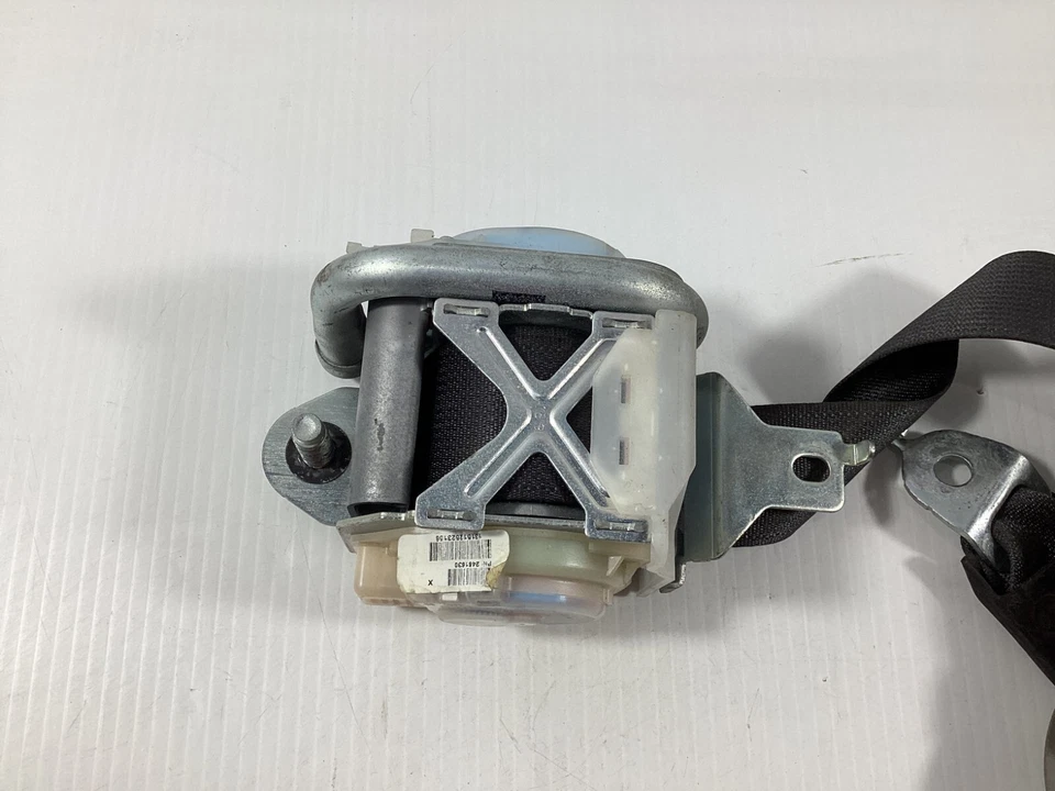 Toyota Celica 2000-2002 lado del pasajero conjunto cinturón de seguridad delantero 210-51758 OEM. Foto 2 de 4