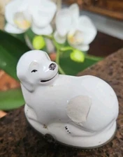 pierre deux sitting dog rare find. small chips