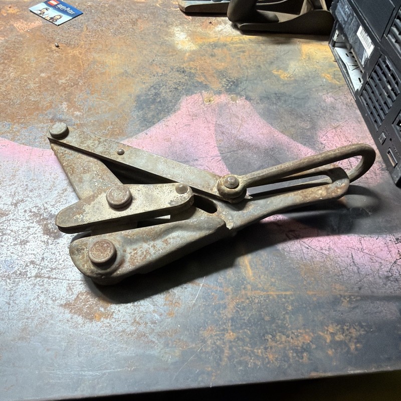  KLEIN TOOLS  made in the USA. CHICAGO GRIP MAX LOAD 15000LB