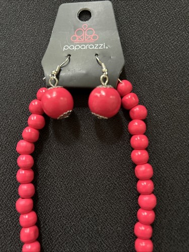 NECKLACE & EARRING SET STATEMENT PIECES NWT HOT PINK - Picture 3 of 3