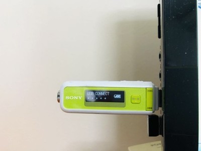 Sony Walkman NW-E026F 4GB Green Digital Music Player MP3 USB Stick
