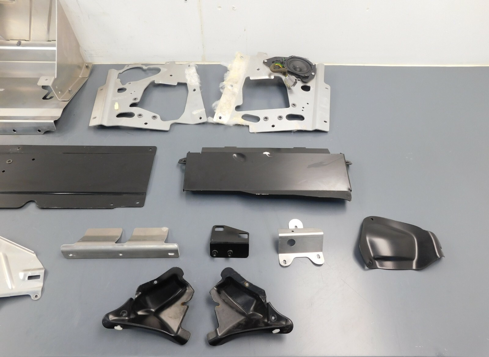 2014 12 - 18 Aston Martin V12 Assorted Brackets #1697 L5  