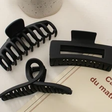 Random 2 PCS Lot 2 Hair Claw Clip Plastic Elegent Black Women Suitable Hairstyle