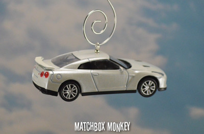 2013 2014 2015 White Nissan GT-R (R35) Christmas Ornament Adorno