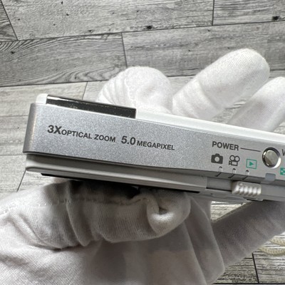 Olympus IR-300 Compact Digital Camera 3x Zoom 5.0 Megapixel