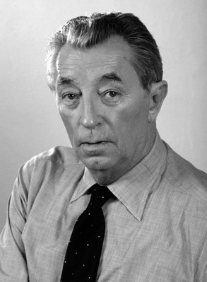 Actor Robert Mitchum on October 18 1988 in LA CA- Old Photo 5