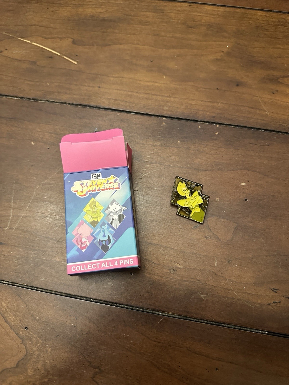 Collectible Pin: Yellow Diamond (Stained Glass) - Steven Universe - OPEN - New
