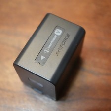 Sony V Series NP-FV70A Rechargeable Battery Pack - Excellent