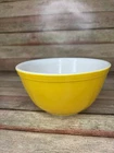 Vintage Pyrex Glass Mixing Bowl # 402 Daisy Citrus Yellow Orange 1 1/2 Quart