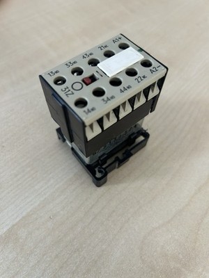 Siemens Hilfsschützrelais 3TJ1001-7BB8 31Z Spulenspannung 22V DC