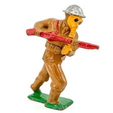 749 Barclay Manoil Wearing Gas Mask w/ Rifle Gun Soldier Dime Store Cast Scarce