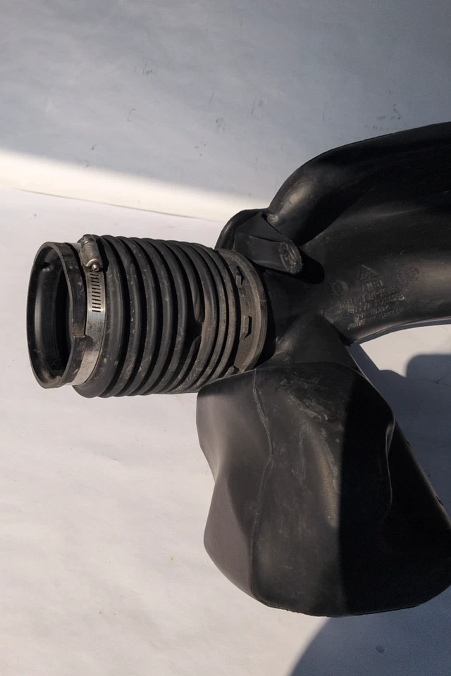 Chevrolet Silverado 1500 1999-2006 tubo de manguera de admisión de aire del motor 5,3 L OEM 15769060 Foto 4 de 4