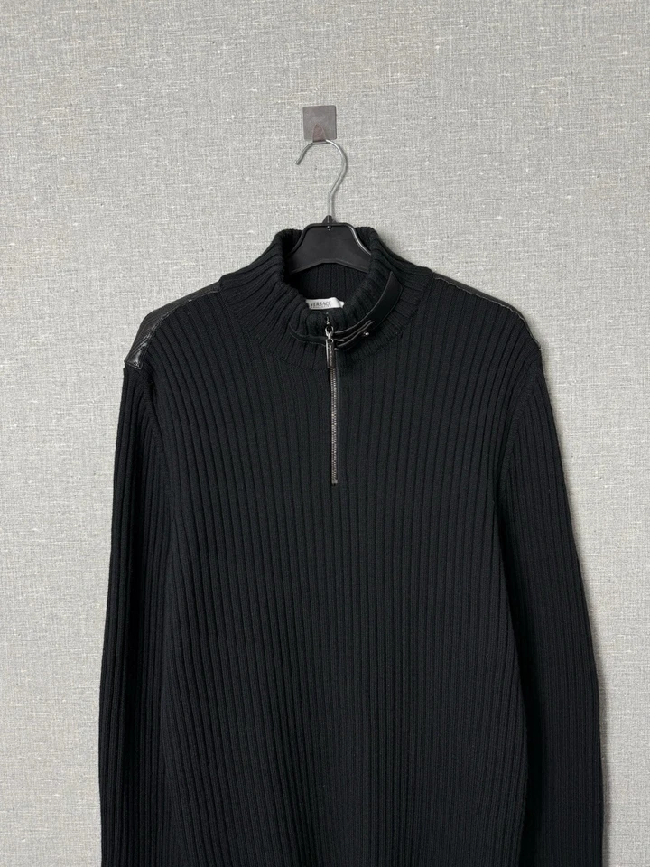 Suéter Acanalado de Lana Merino Colección Versace con Borde de Cuero Talla XL-XXL Foto 2 de 4