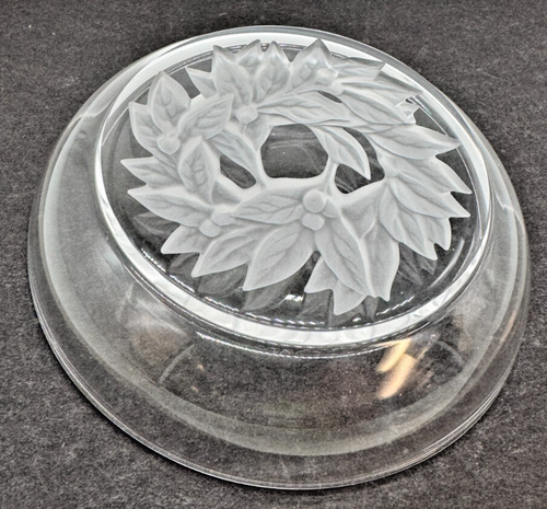 SASAKI JAPAN FROSTED CRYSTAL 5.75" INTAGLIO FRUIT BOWL; LAUREL EXCELLENT COND. - Picture 4 of 5