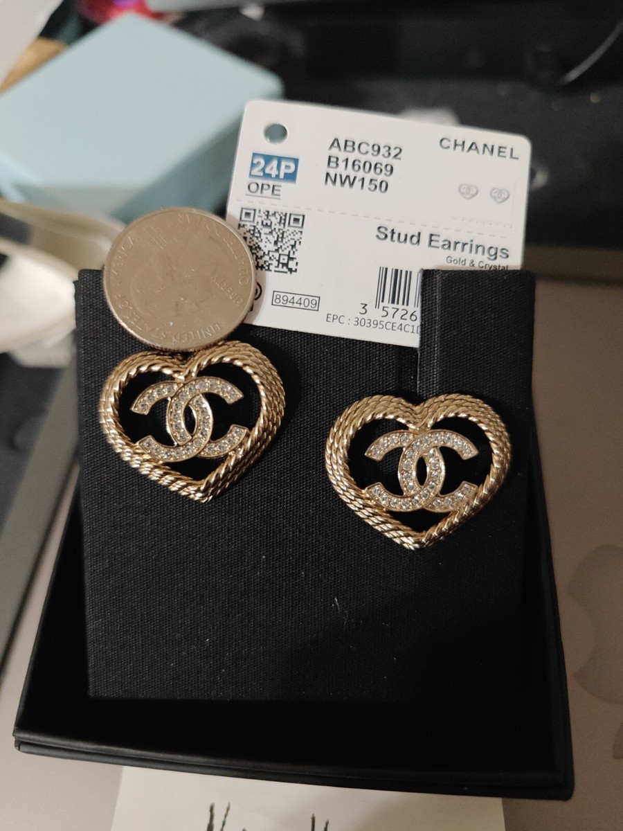エレガント◆2色◆送料込♪【CHANEL】24AW カフ ゴールド ABD663 New & Auth! Chanel 24P Large Heart Earrings Gold & Crystal