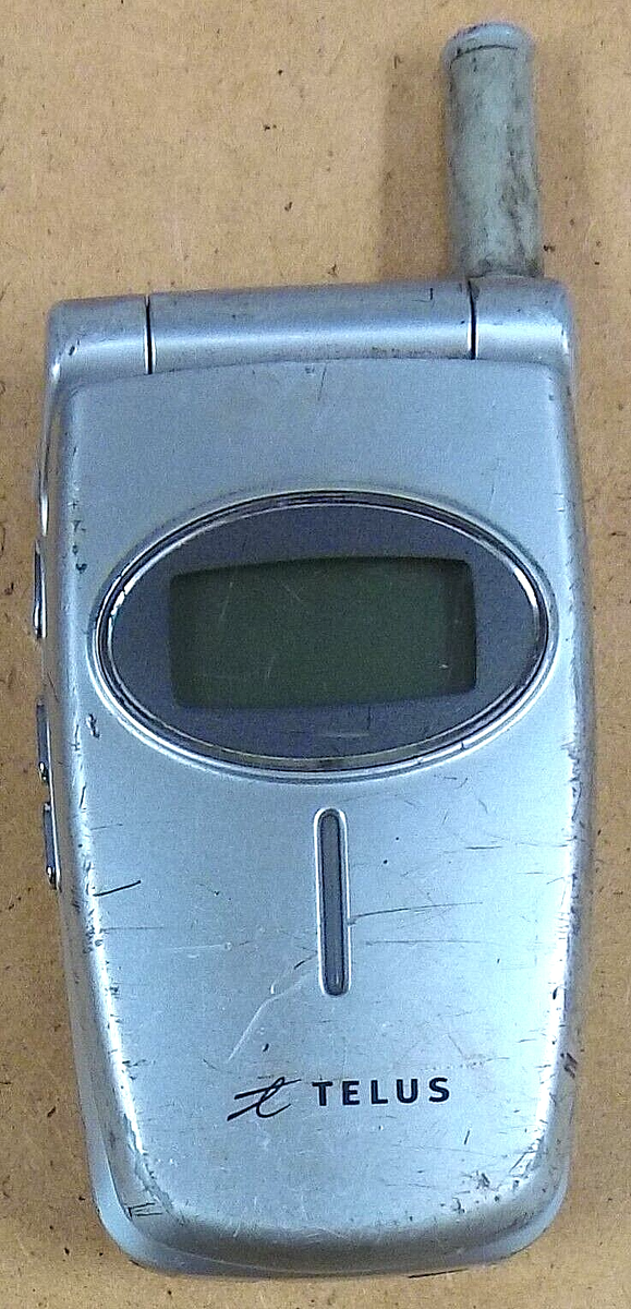 Vieux Téléphone Mobile LG KT520 - Rare, Pour Collection, état Neuf (ouvert)
