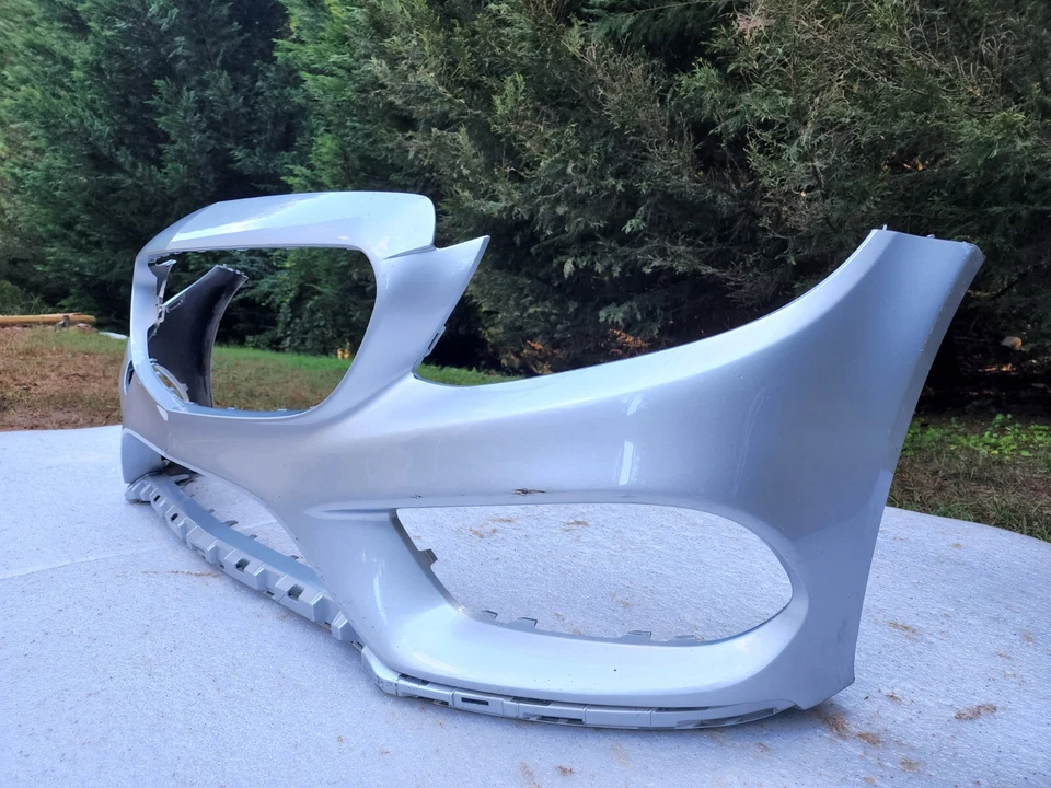 PARAGOLPES DELANTERO MERCEDES BENZ C300 2015-2017 AMG A205 885 0925 OEM.Sin envío. Foto 3 de 4