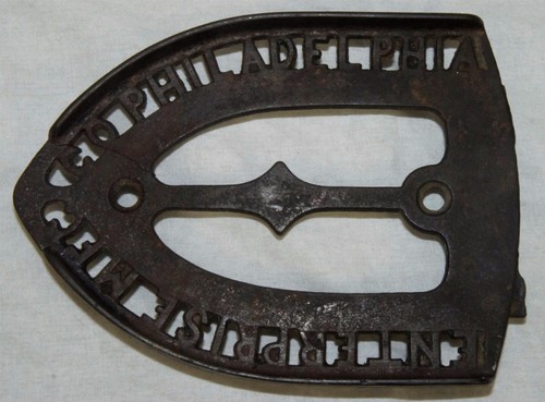 ANTIQUE FLAT CAST SAD IRON WITH TRIVET STAND BY ENTERPRISE MFG. CO. PHILADELPHIA - Picture 7 of 9
