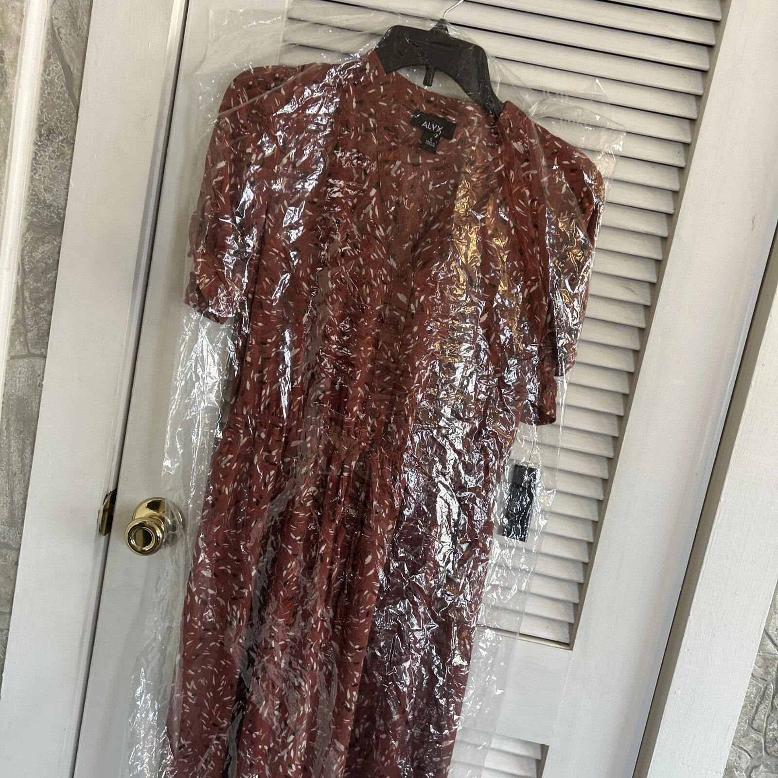 Abito a maniche corte Alyx taglia small nuovo con etichette al dettaglio per 79 00. Solo 25.00