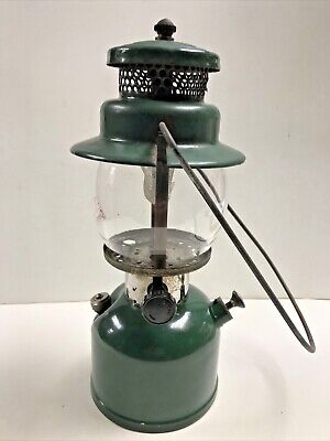 NICE COLEMAN MODEL 242C PAINTED SINGLE MANTLE LANTERN MADE NICE COLEMAN MODEL 242C PAINTED SINGLE MANTLE LANTERN MADE