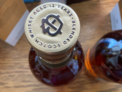 Johnnie Walker Black Label 12 Jahre Sherry Finish Whisky Flasche mit Box