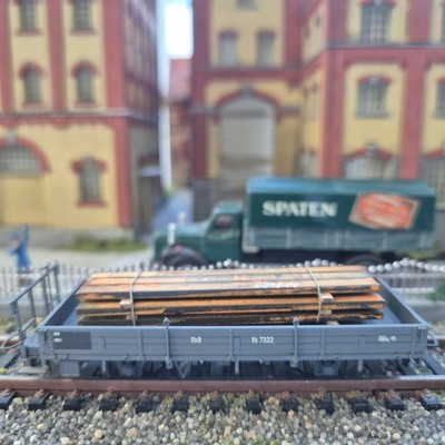 Bemo H0m 2257 Güter-Niederbordwagen Der Rhb Kk 7322 mit Stahlladung ohneOVP/2517