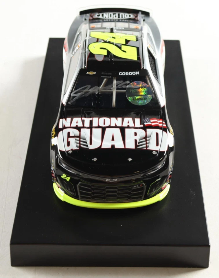 Caramelo de la Guardia Nacional firmado por Jeff Gordon LE NASCAR #24 2024 Camaro ZL1 1:24 #/78 Foto 2 de 4