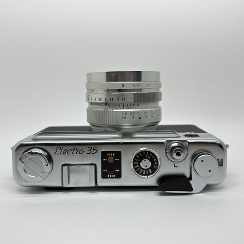 Near Mint Yashica Electro 35 Film Rangefinder Camera Yashinon 45mm f1.7 - Picture 4 of 10