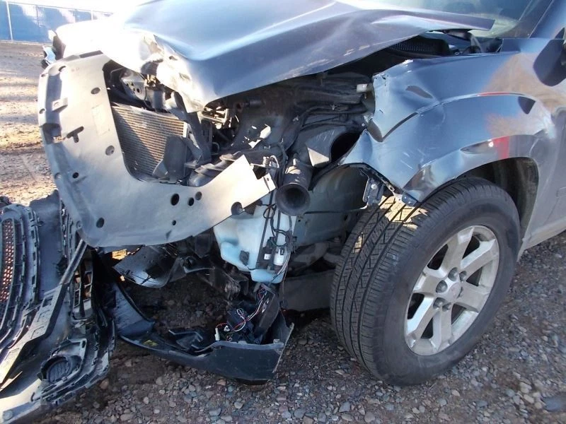 (LOCAL PICKUP ONLY) Rear Bumper VIN J 11th Digit Limited SLE Fits 13-17 ACADIA 4 Foto 2 de 4