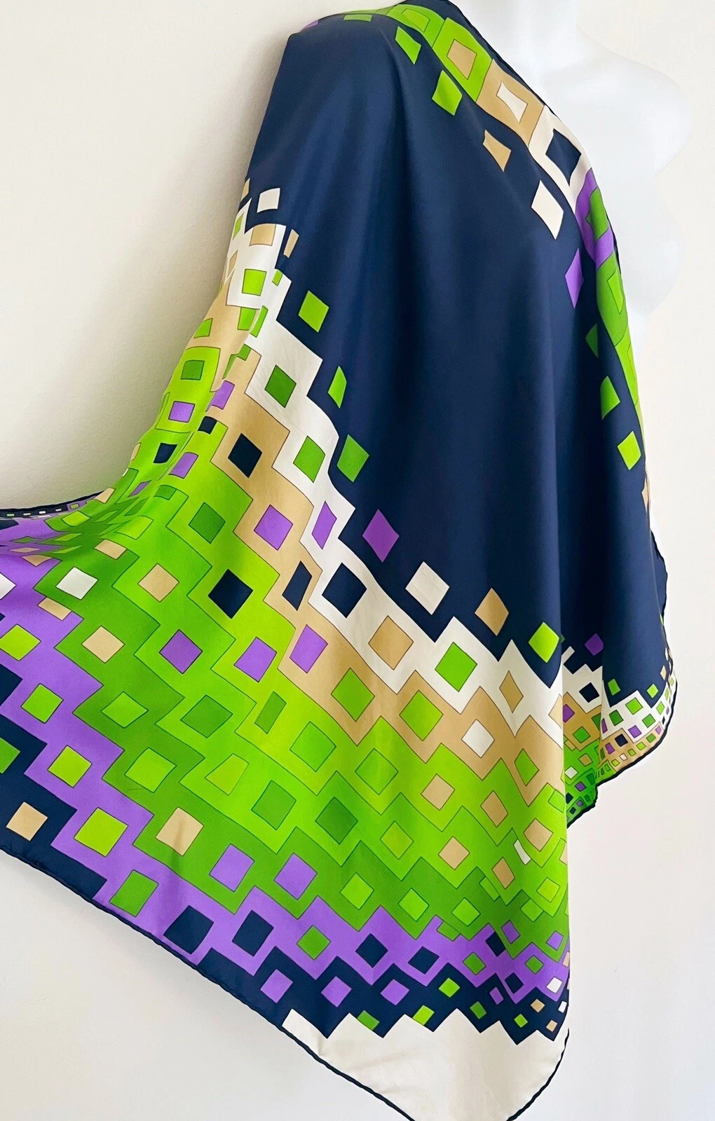 Foulard vintage en soie CHRISTIAN DIOR géométrique bleu vert violet environ 29” x 30” 