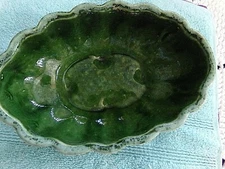 VINTAGE USA SERVING BOWL,GREEN, 8" X 2 1/2"X  5" DAMAGE FREE GREAT SIZE!
