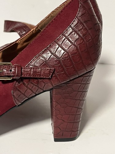 Avon Cushion Walk High Heel Shoes Pumps Buckle Strap Size 11 Burgundy Suede Croc - Picture 4 of 12