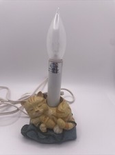 Vintage Adorable Sleeping Kitty Cat On Pillow Ball Of Yarn Mini Lamp Cord Works 