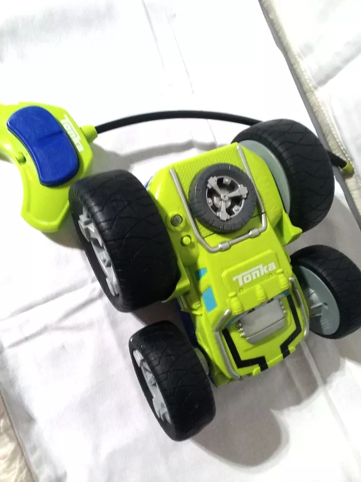 tonka chuck and friends flip blue/green bounce back racer remote control car - Image 3 of 4