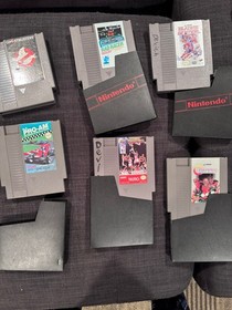 Nintendo NES Bundle w Games 