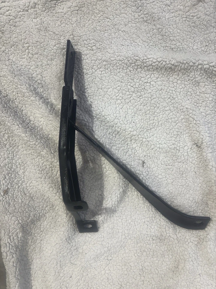 Suportes de para-choque dianteiro Ford Falcon 1960–1961 - Imagem 3 de 4