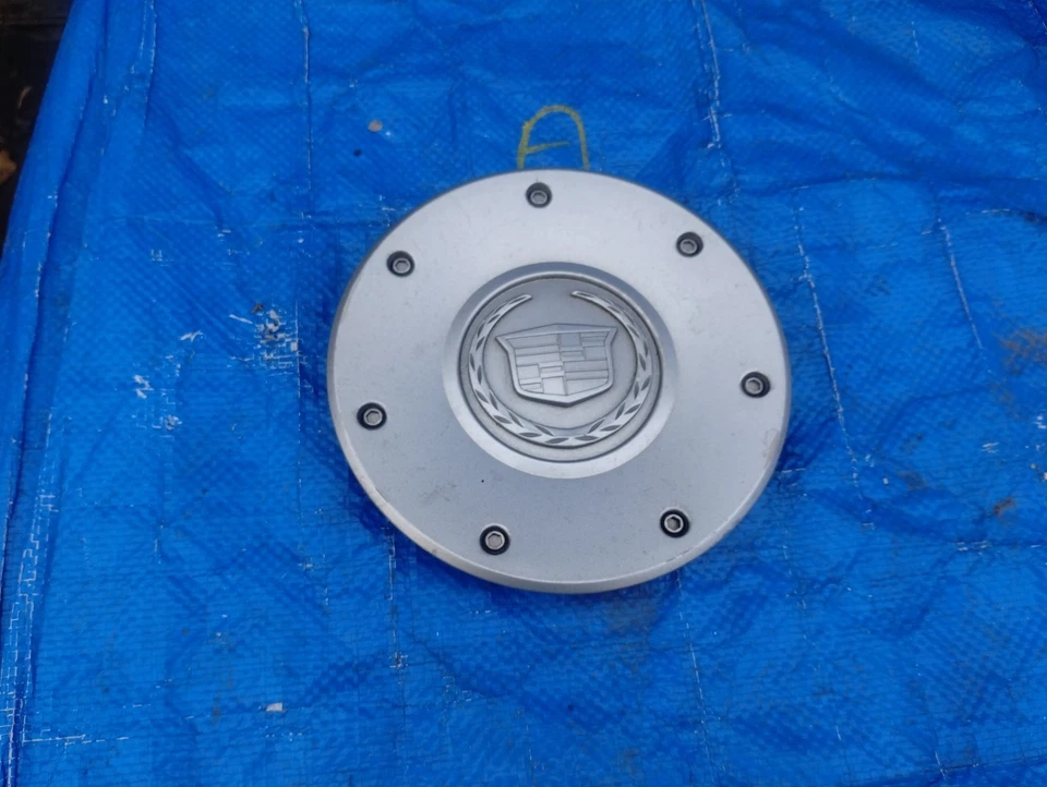 Tapa central de rueda Cadillac CTS 2003-2004 OEM PLATA 9594176 #a Foto 2 de 4