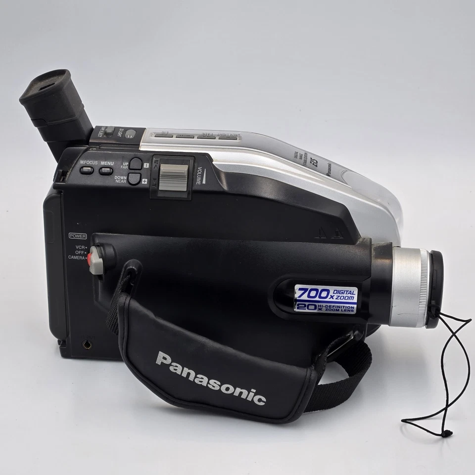 Panasonic PV-L354 PV-L354D Compact VHS VHSC VHS-C Camcorder VCR Player Camera - Image 4 of 4