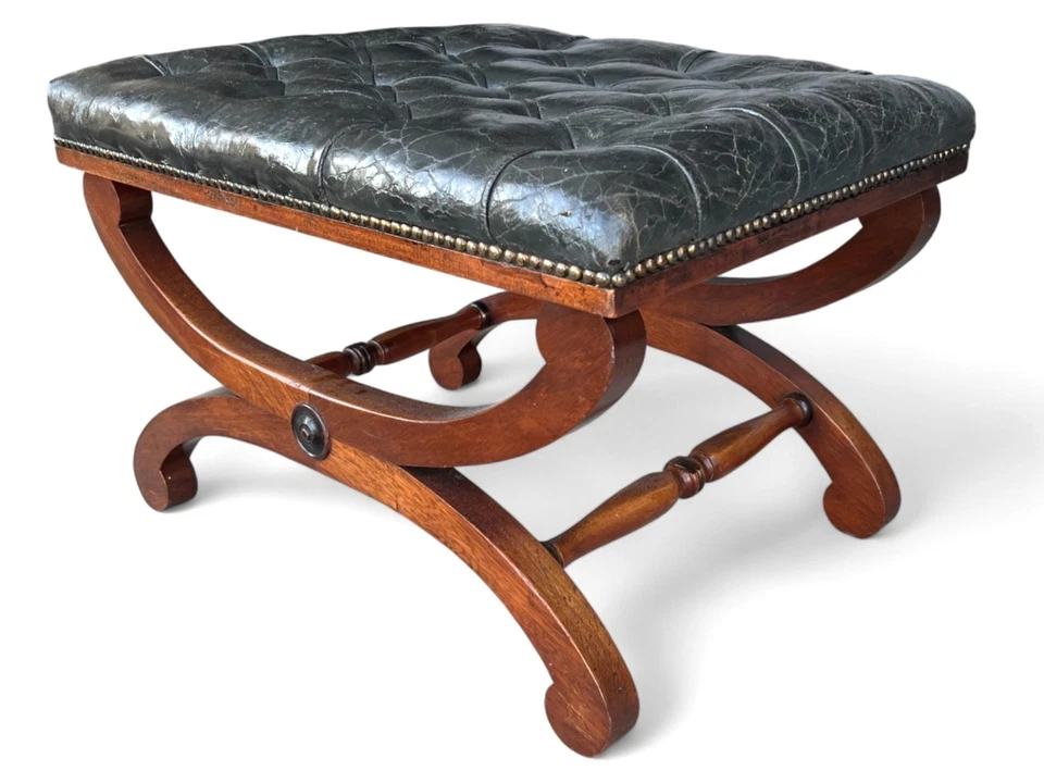 Английская скамья 19 века из красного дерева — стеганое кожаное сиденье с латунной отделкой ногтей - Изображение 3 из 4