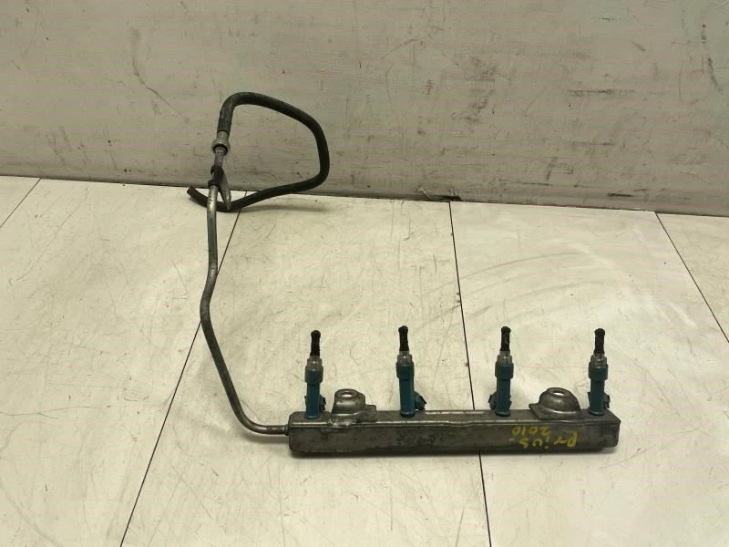 Toyota Prius Hybrid 2010 1,8 L carril inyector de combustible con inyectores OEM+ Foto 4 de 4