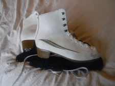 New Lake Placid Roller Derby Velocity White Cascade Figure Skates Womans Size 7