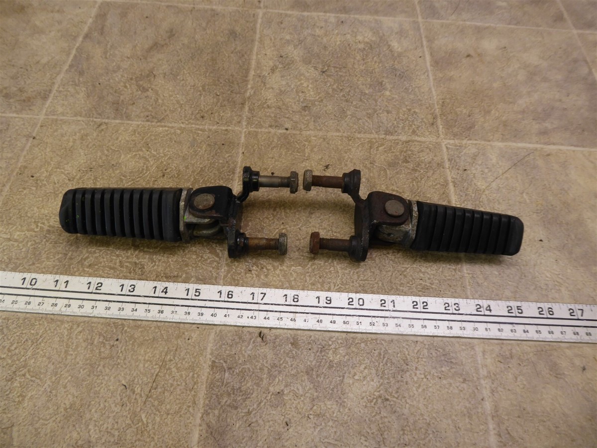 1984 Kawasaki ZX750A GPZ K377) left and right front foot pegs set